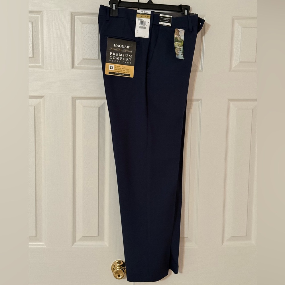 Haggar Blue Premium Comfort Dress Pants. 32W x 30L Classic Fit Wrinkle Free. NWT